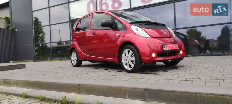 Хэтчбек Peugeot iOn 2014 в 