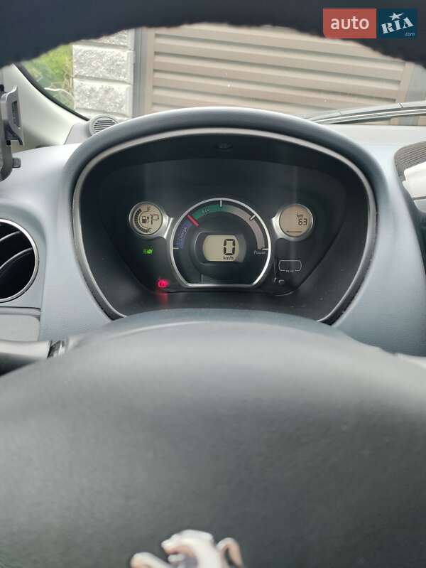 Хэтчбек Peugeot iOn 2011 в Ровно