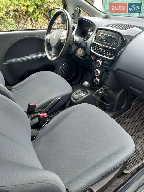 Хэтчбек Peugeot iOn 2011 в Ровно