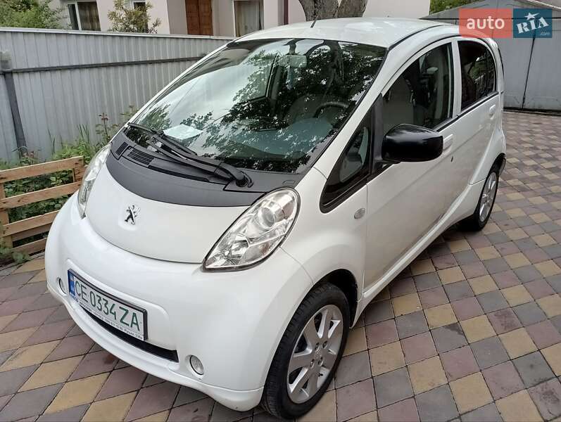 Peugeot iOn 2012