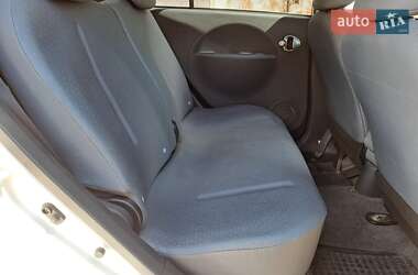 Хетчбек Peugeot iOn 2014 в 