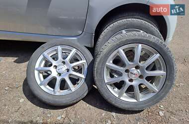 Хетчбек Peugeot iOn 2014 в 