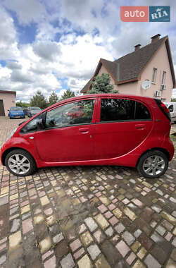 Хетчбек Peugeot iOn 2013 в 