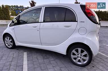 Хэтчбек Peugeot iOn 2015 в 