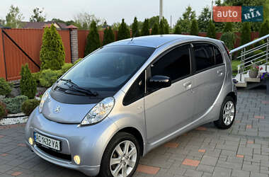 Peugeot iOn 2011 Peugeot iOn 2011