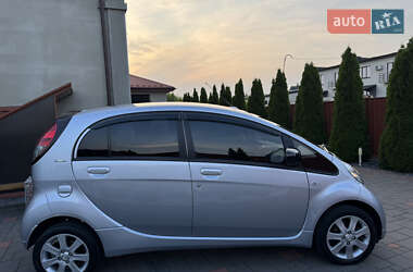 Хетчбек Peugeot iOn 2011 в 