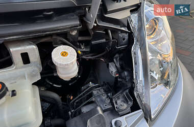 Хетчбек Peugeot iOn 2011 в 