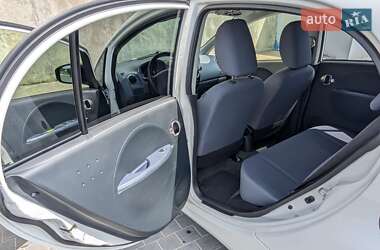 Хэтчбек Peugeot iOn 2015 в 