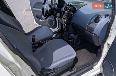 Хэтчбек Peugeot iOn 2015 в 