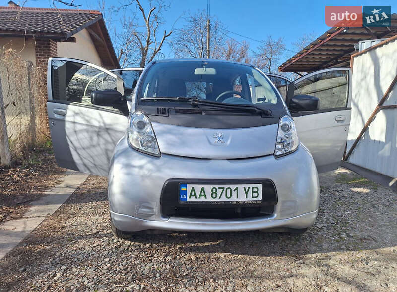 Peugeot iOn 2014