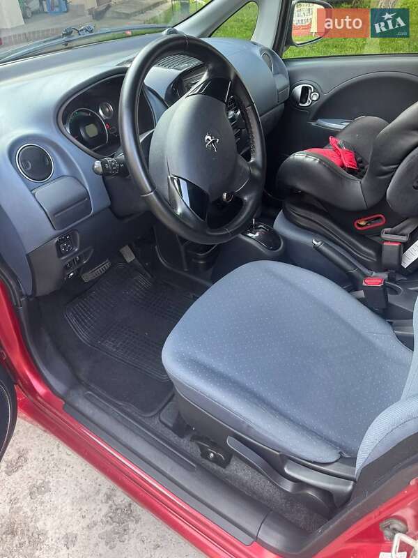 Хэтчбек Peugeot iOn 2014 в Ивано-Франковске