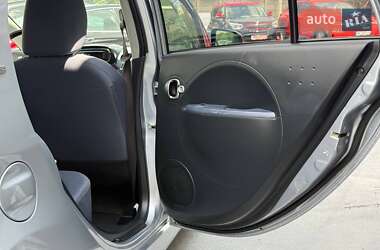 Хетчбек Peugeot iOn 2015 в 