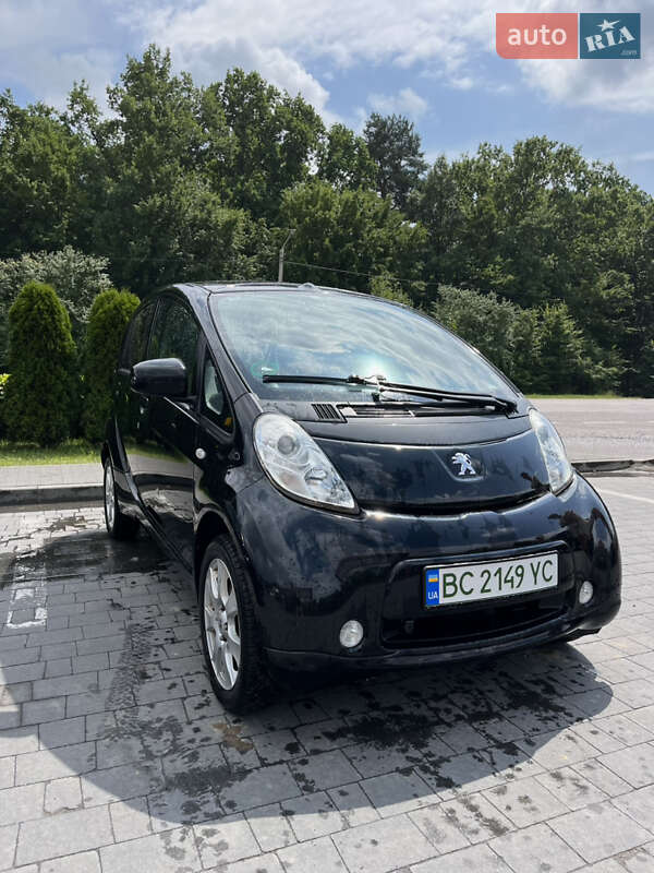 Хэтчбек Peugeot iOn 2011 в Львове