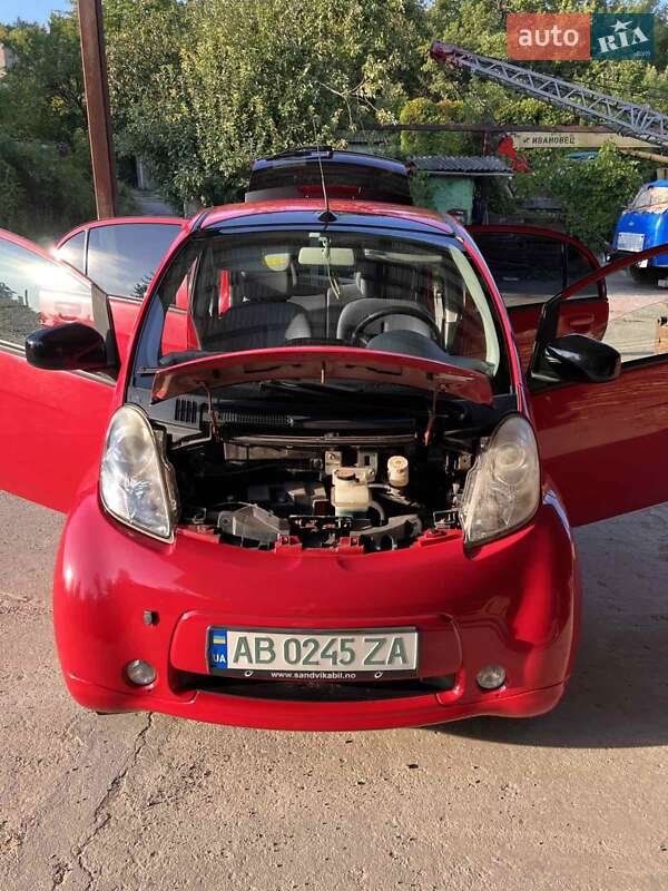 Хетчбек Peugeot iOn 2011 в Могилів-Подільському