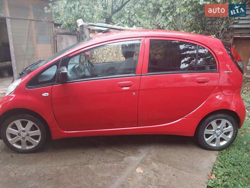Хэтчбек Peugeot iOn 2011 в Ужгороде