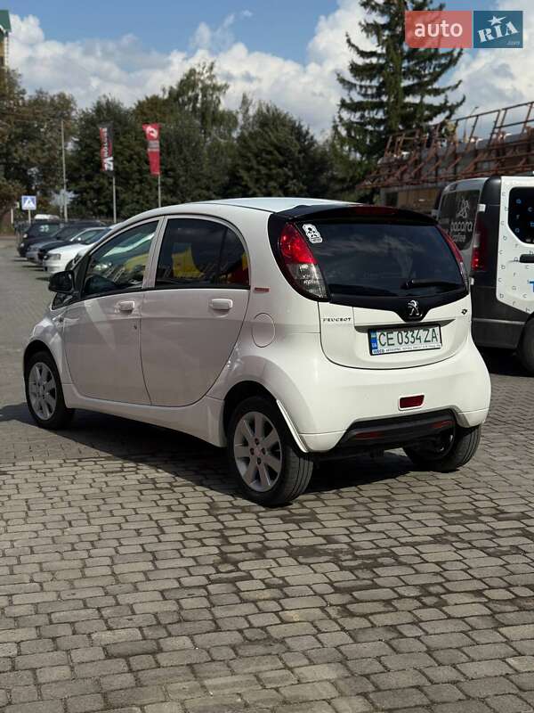 Хетчбек Peugeot iOn 2012 в Чернівцях