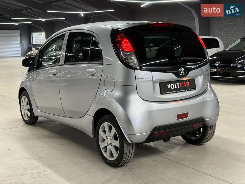 Хетчбек Peugeot iOn 2011 в Володимирі