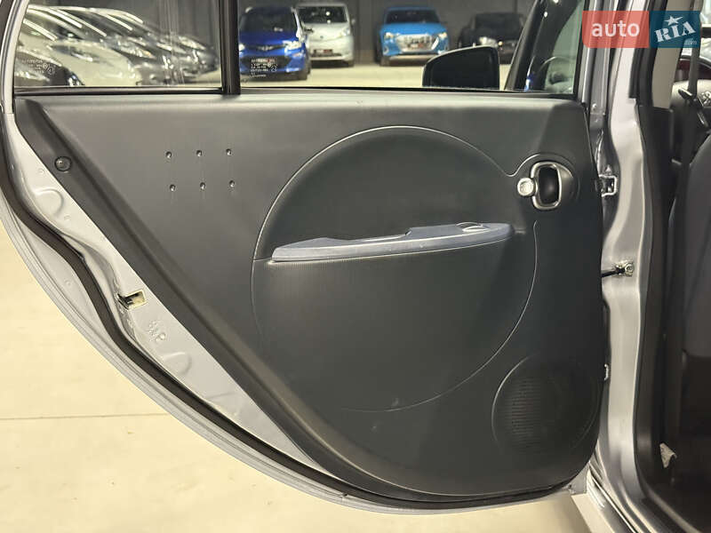 Хетчбек Peugeot iOn 2011 в Володимирі