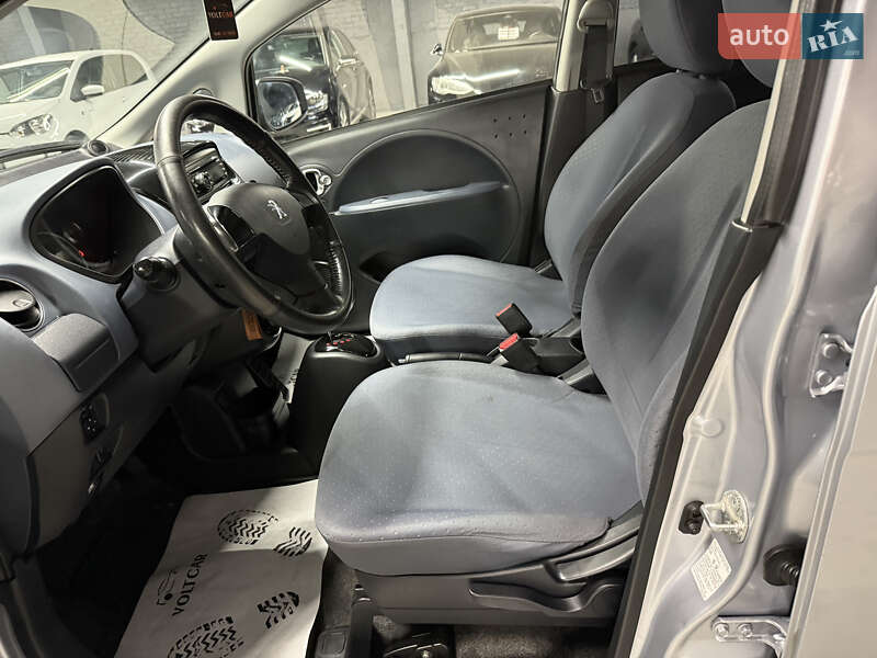 Хетчбек Peugeot iOn 2011 в Володимирі