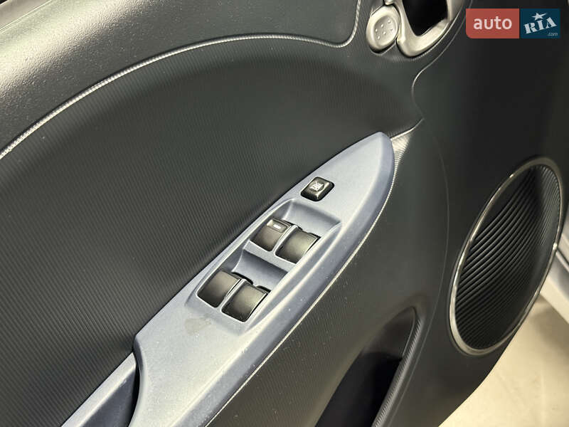 Хетчбек Peugeot iOn 2011 в Володимирі