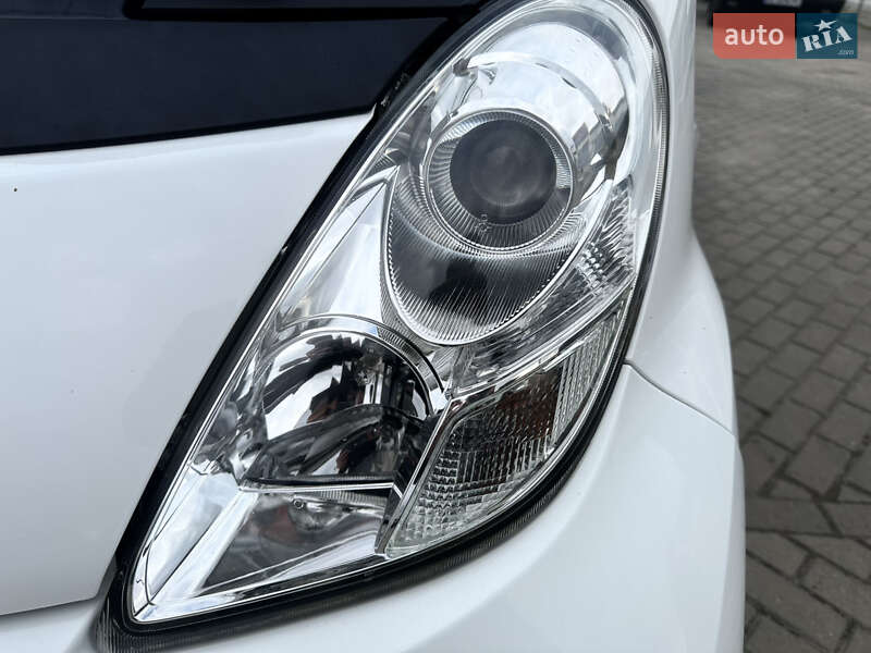 Хэтчбек Peugeot iOn 2017 в Львове