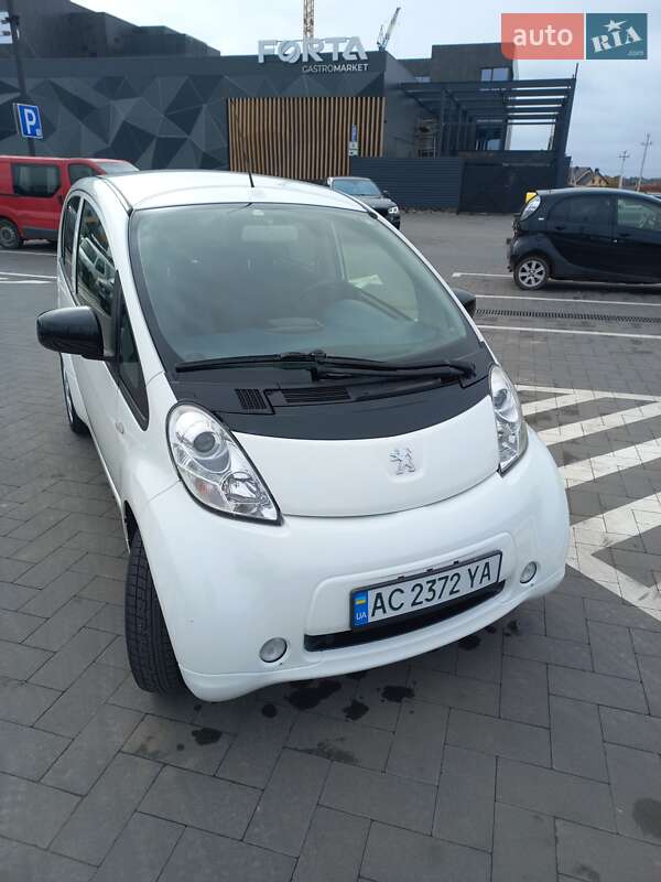Хэтчбек Peugeot iOn 2011 в Луцке фото 4 Хэтчбек Peugeot iOn 2011 в Луцке