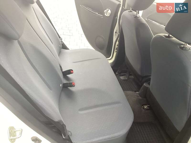 Хетчбек Peugeot iOn 2016 в Хмельницькому