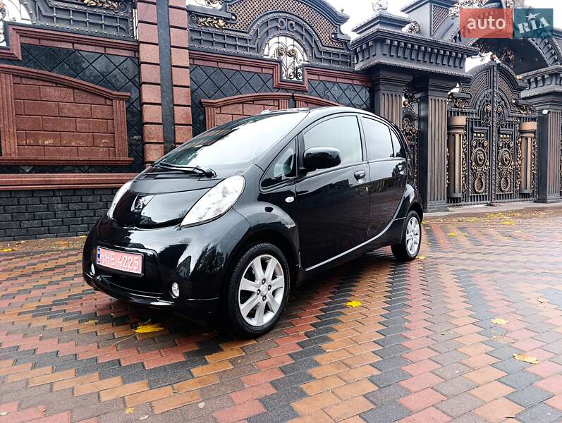 Хетчбек Peugeot iOn 2012 в Звягелі