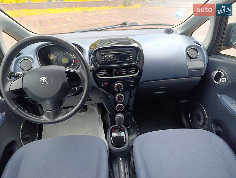 Хетчбек Peugeot iOn 2012 в Звягелі