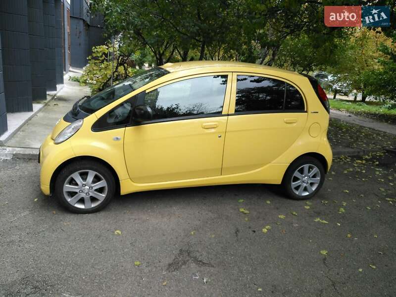 Peugeot iOn 2011