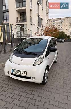 Хетчбек Peugeot iOn 2012 в Рівному
