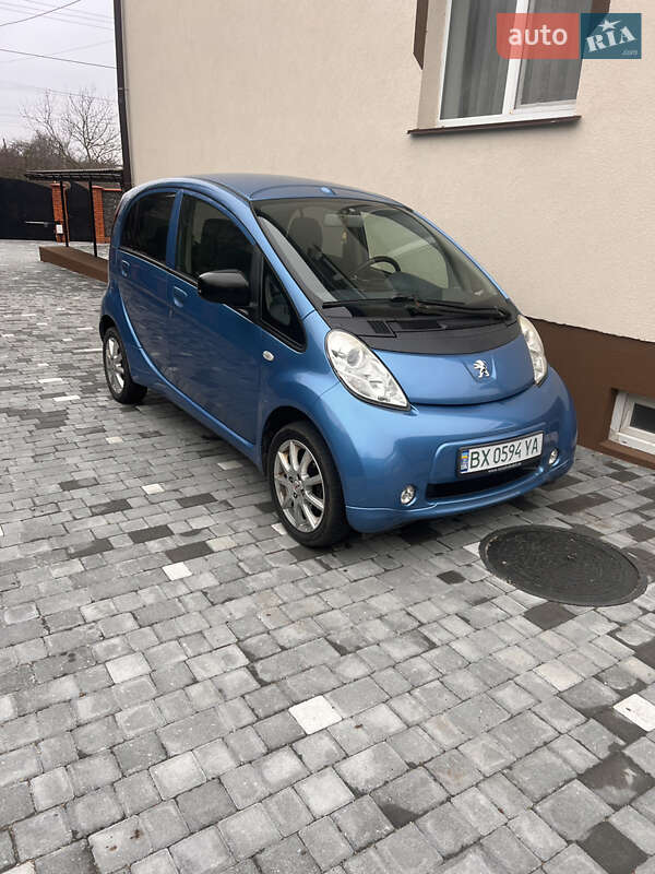 Хэтчбек Peugeot iOn 2010 в Хмельницком