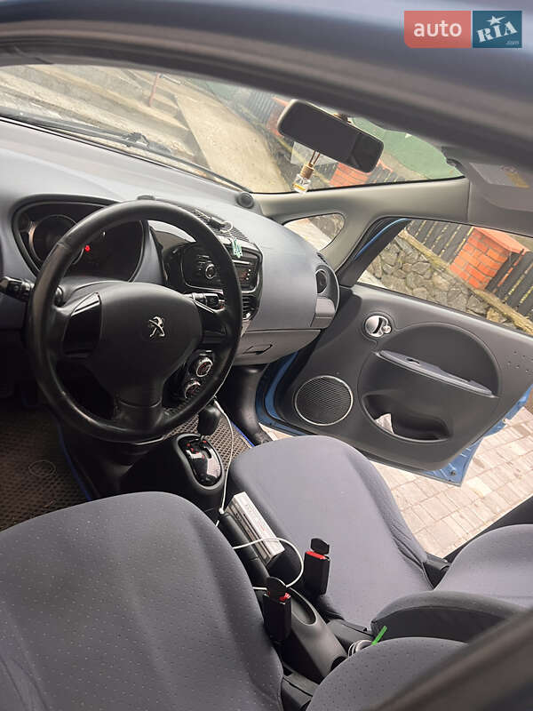 Хэтчбек Peugeot iOn 2010 в Хмельницком