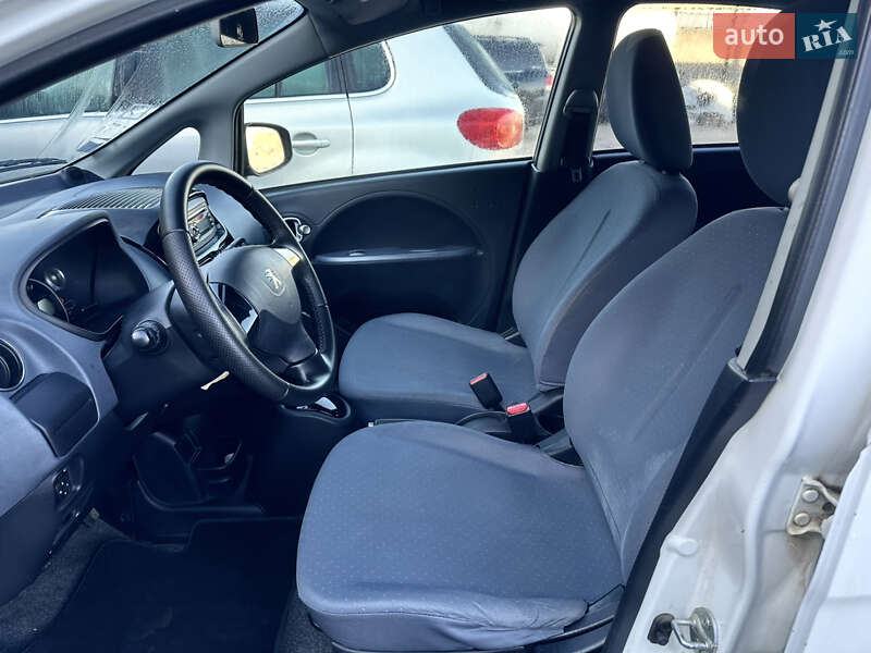 Хэтчбек Peugeot iOn 2017 в Львове фото 3 Хэтчбек Peugeot iOn 2017 в Львове
