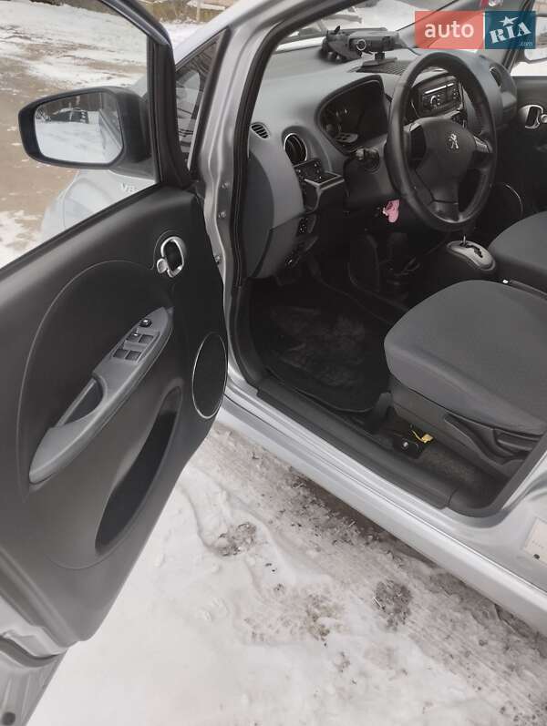 Хетчбек Peugeot iOn 2011 в Житомирі фото 6 Хетчбек Peugeot iOn 2011 в Житомирі