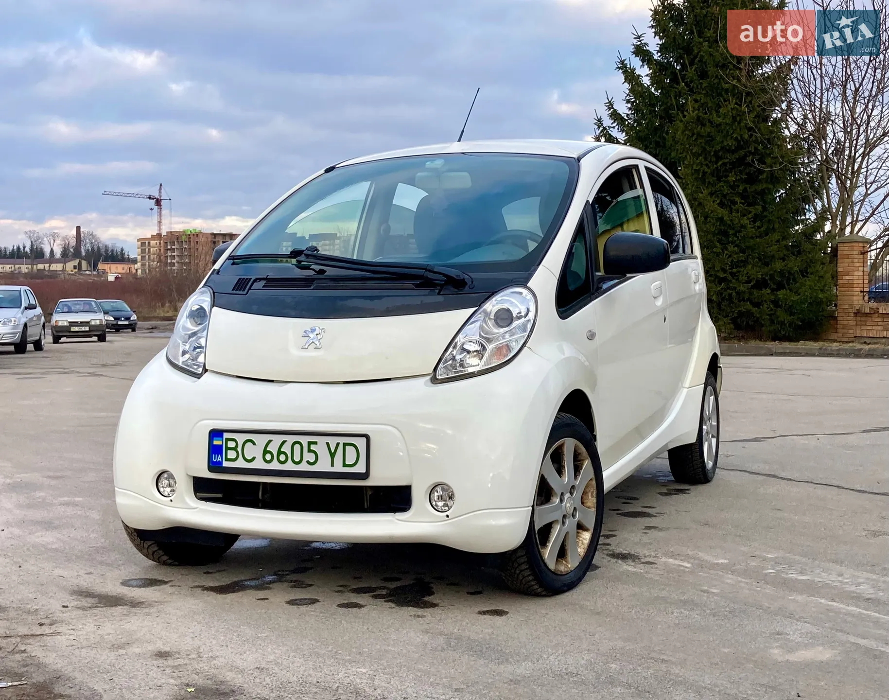 Peugeot iOn 2013