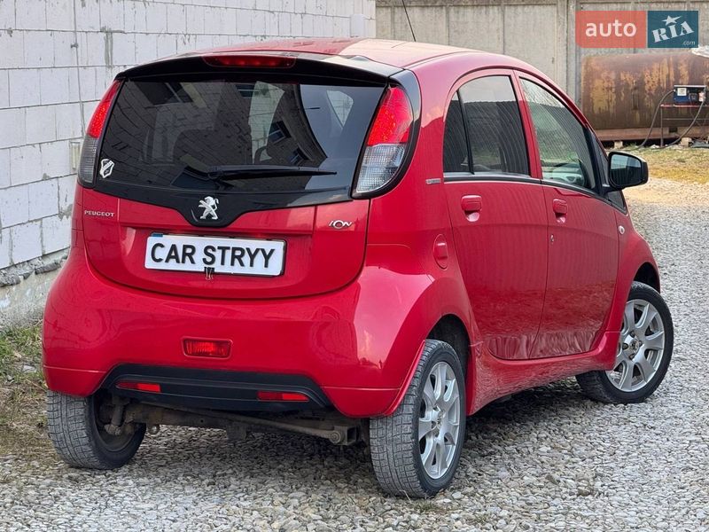 Хэтчбек Peugeot iOn 2011 в Стрые