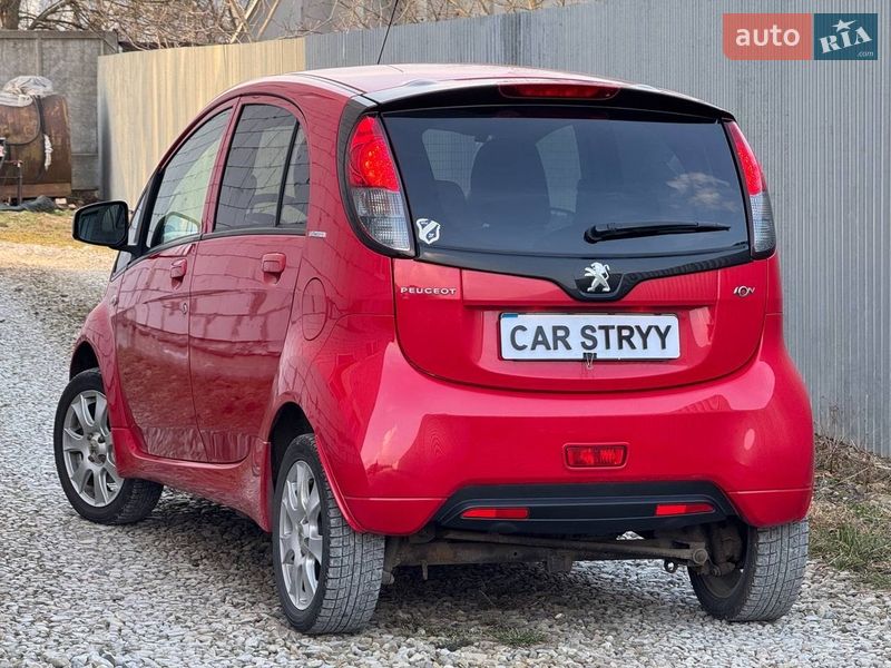 Хэтчбек Peugeot iOn 2011 в Стрые