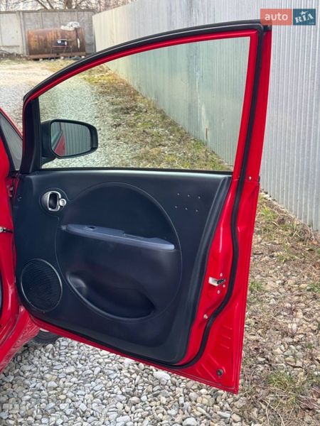 Хэтчбек Peugeot iOn 2011 в Стрые