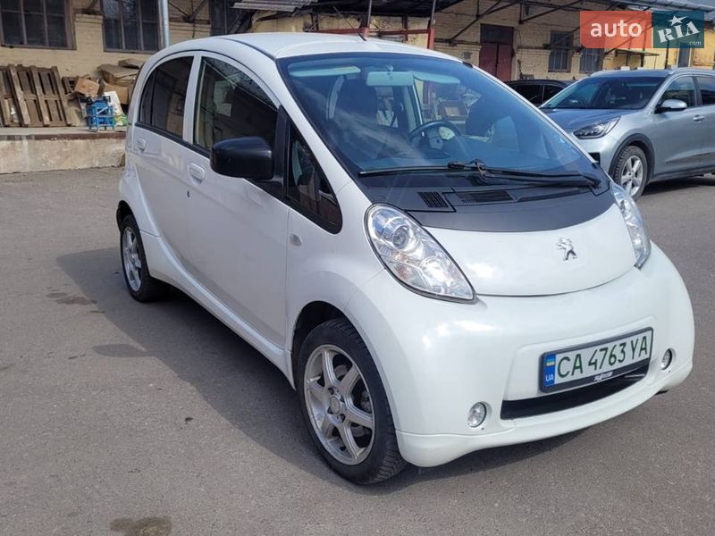 Peugeot iOn 2015