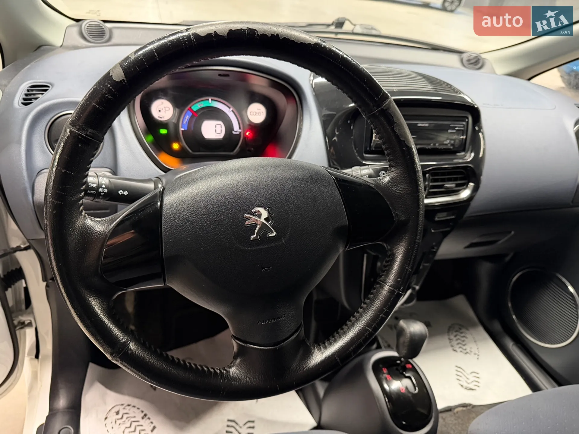2016 Peugeot iOn - мініатюра 11