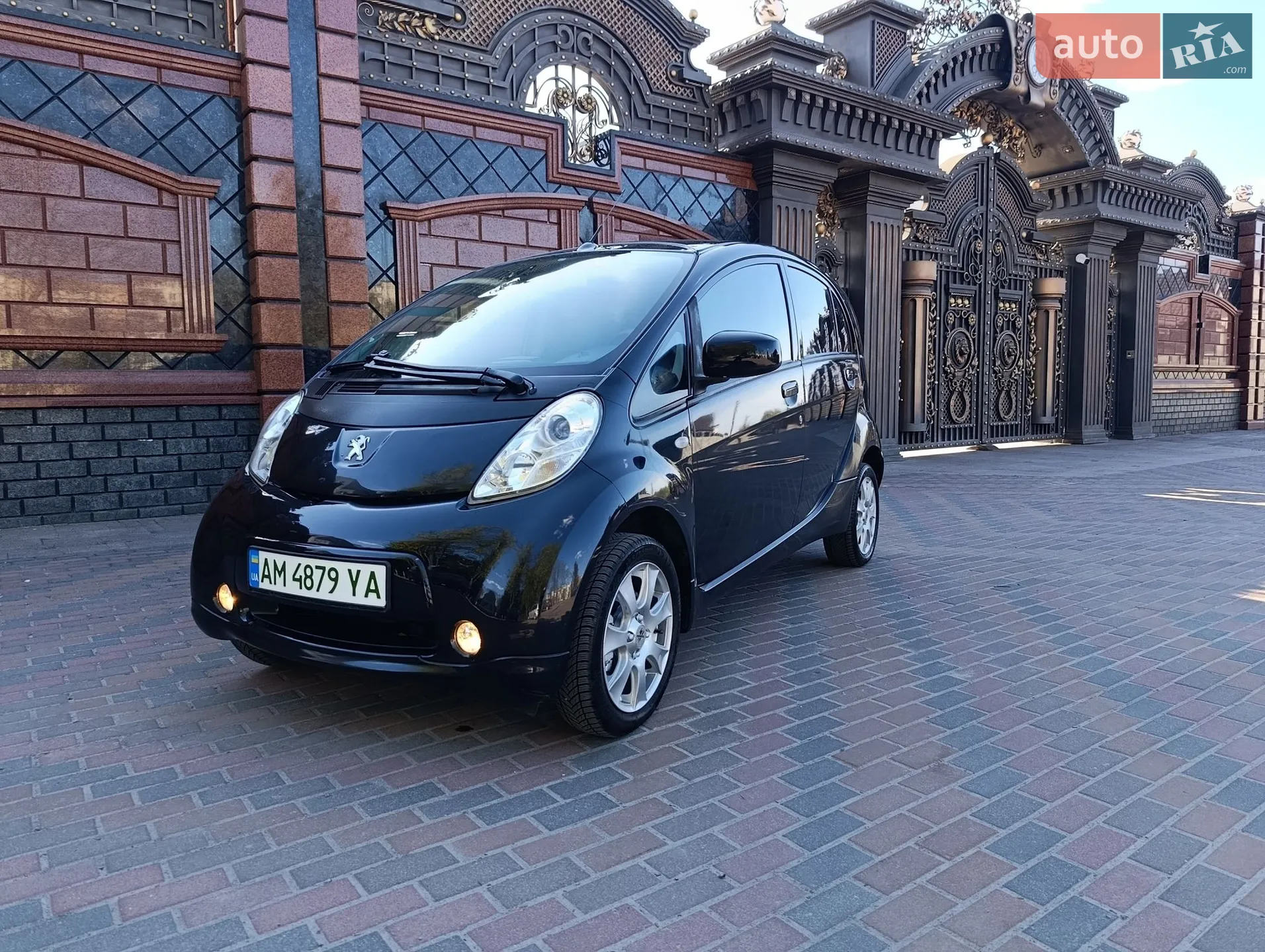Peugeot iOn 2013