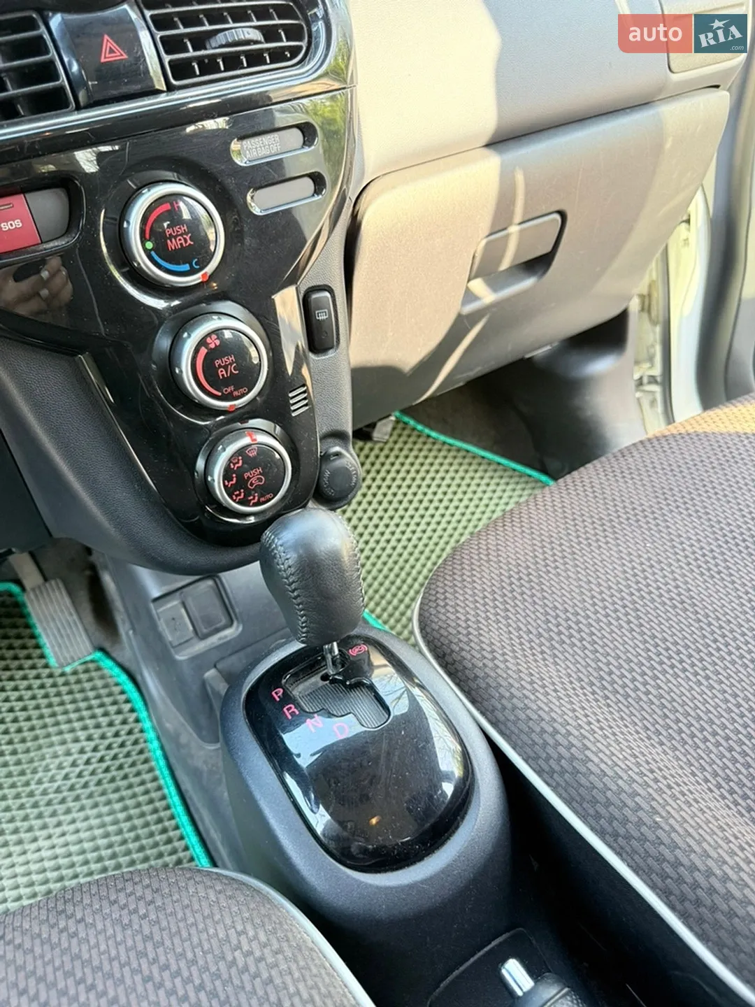2012 Peugeot iOn - мініатюра 17