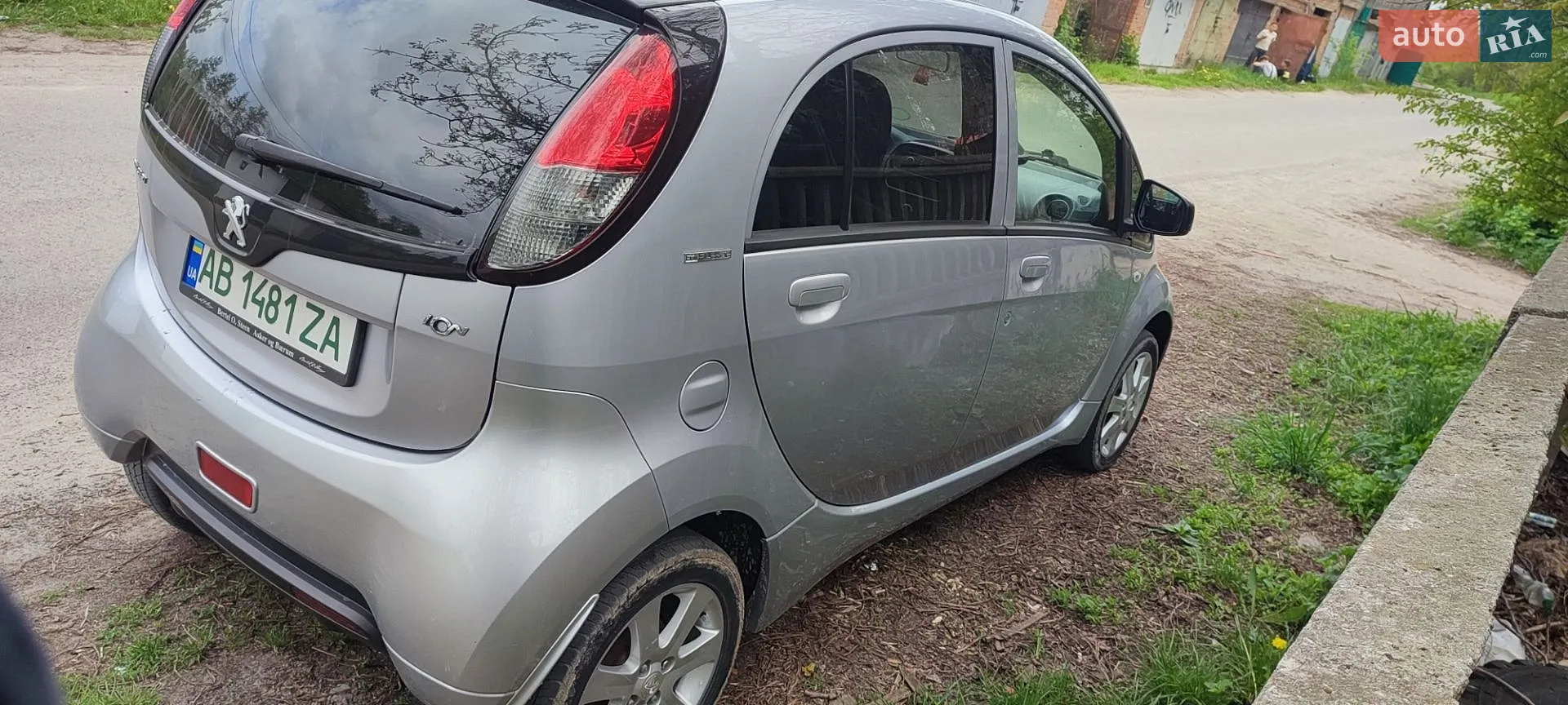 2012 Peugeot iOn - мініатюра 6