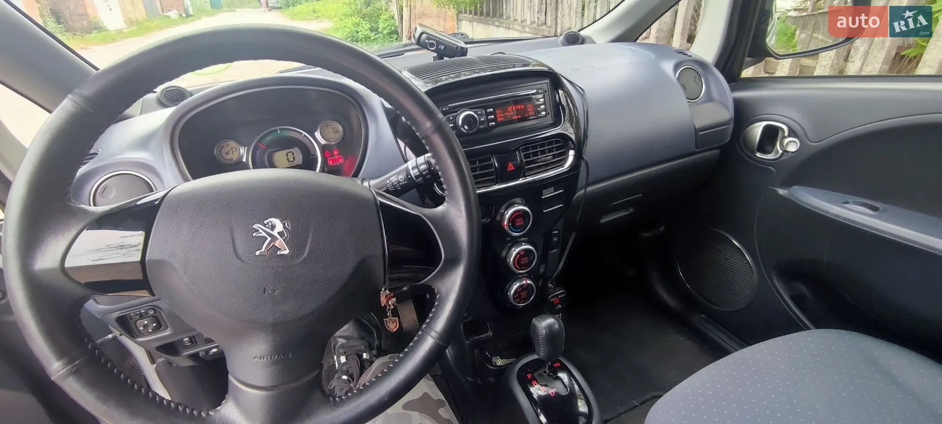 2012 Peugeot iOn - мініатюра 21