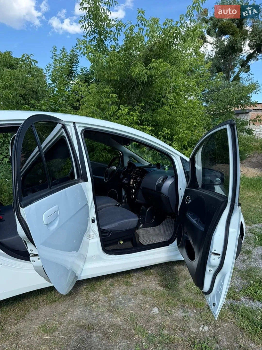 2011 Peugeot iOn - мініатюра 10