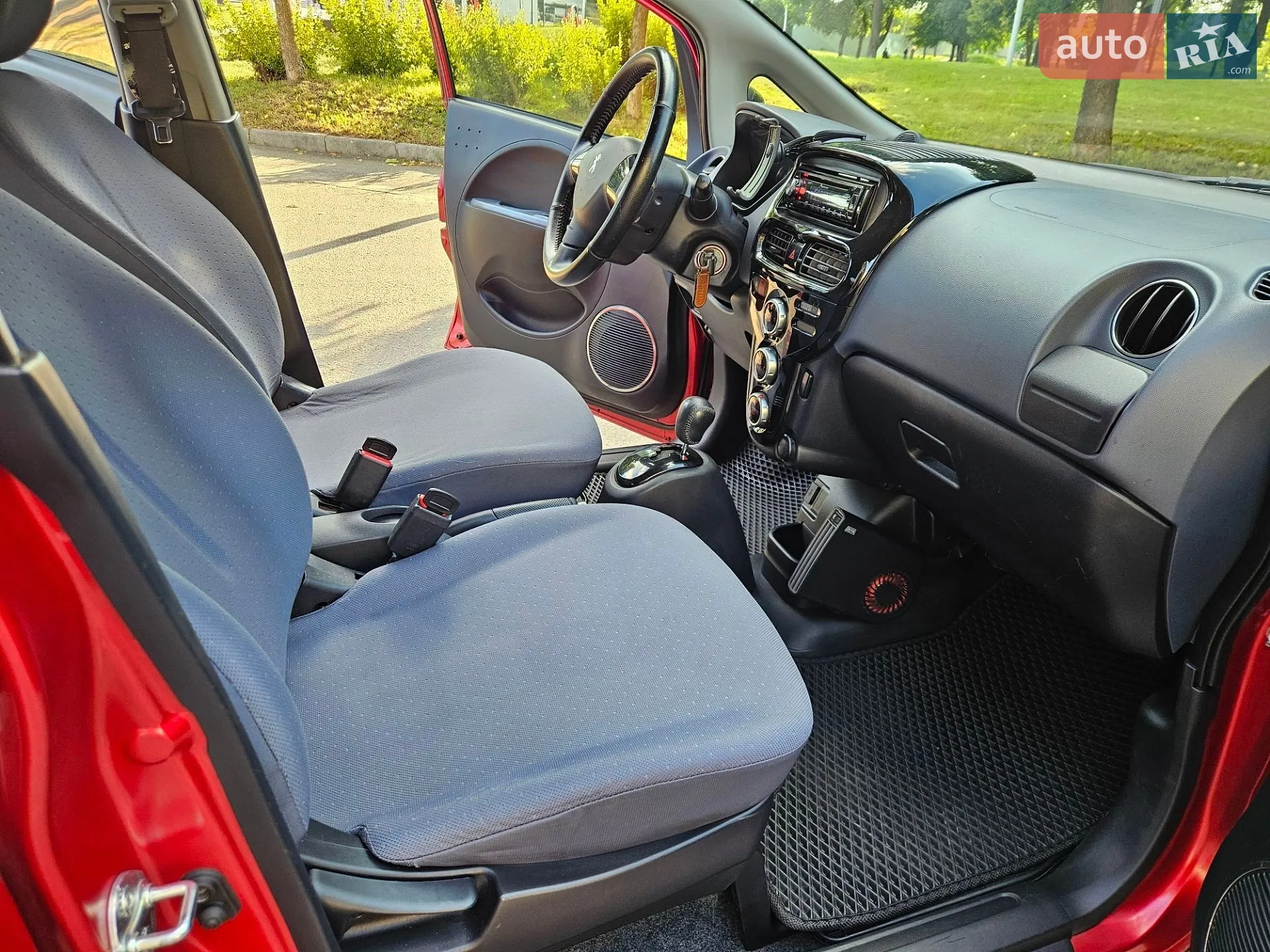 2014 Peugeot iOn - мініатюра 15