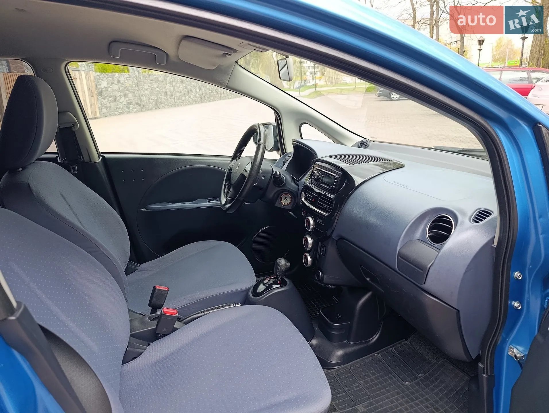 2011 Peugeot iOn - мініатюра 12