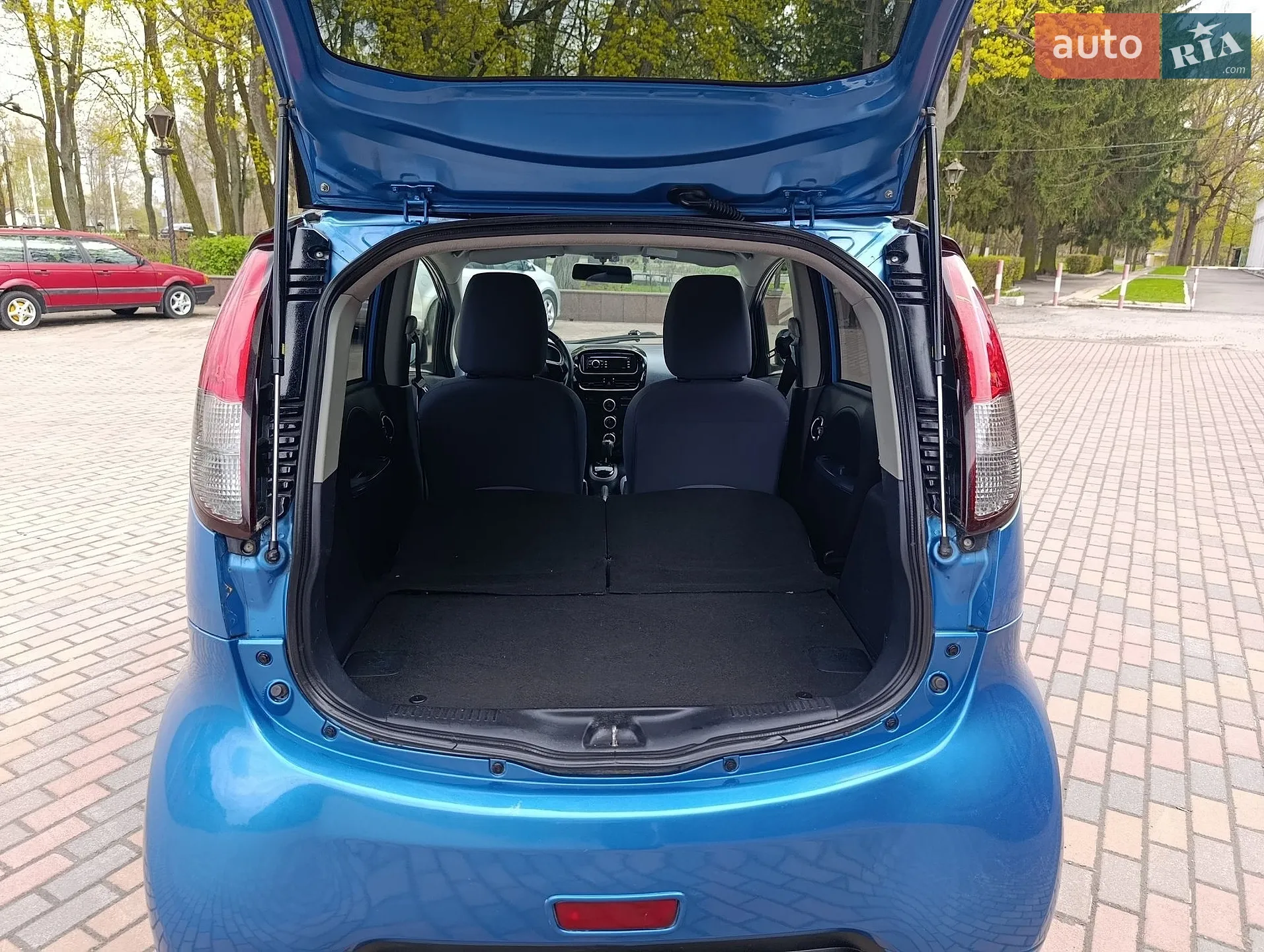 2011 Peugeot iOn - мініатюра 17