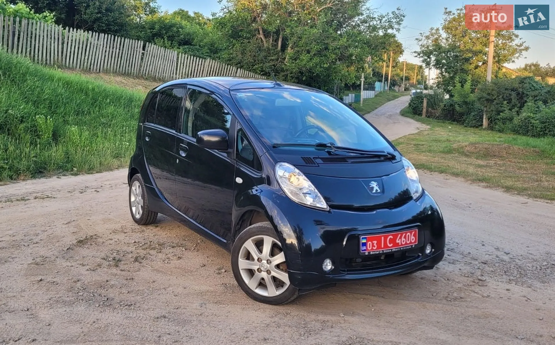 2012 Peugeot iOn - мініатюра 18